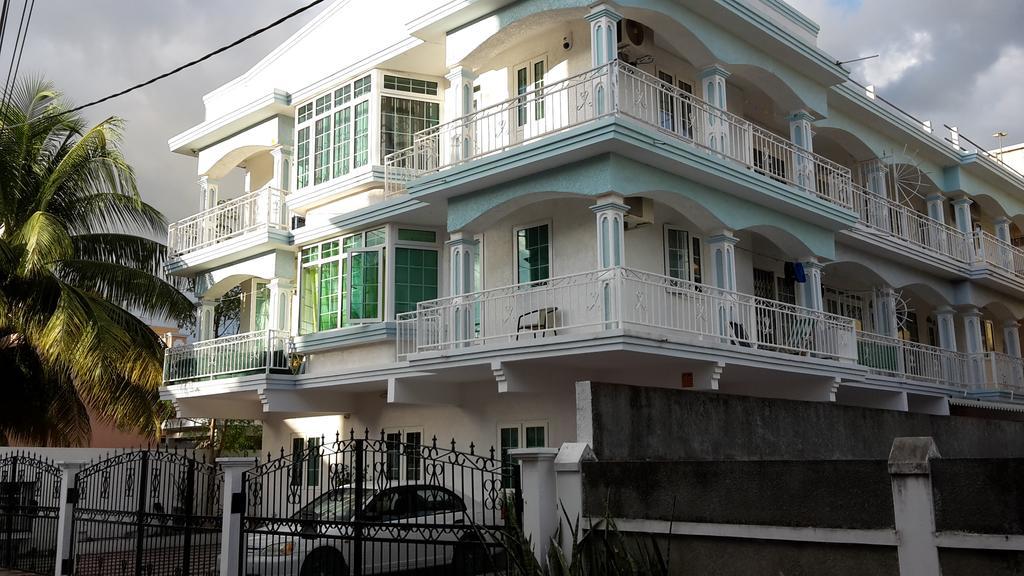 Residence Lasenza Apartment Flic-en-Flacq Екстериор снимка
